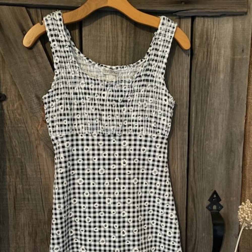 Daisy Dress~Black & white  ADORABLE